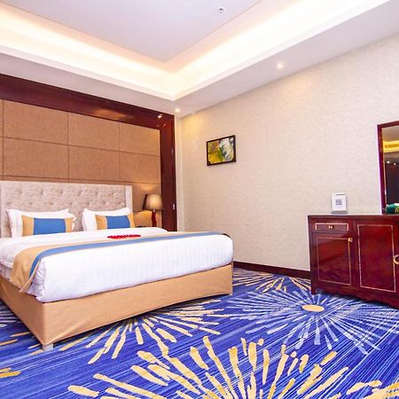 فندق هوليداي الخليج الرياض - Holiday Al Khaleej Hotel Ngoại thất bức ảnh