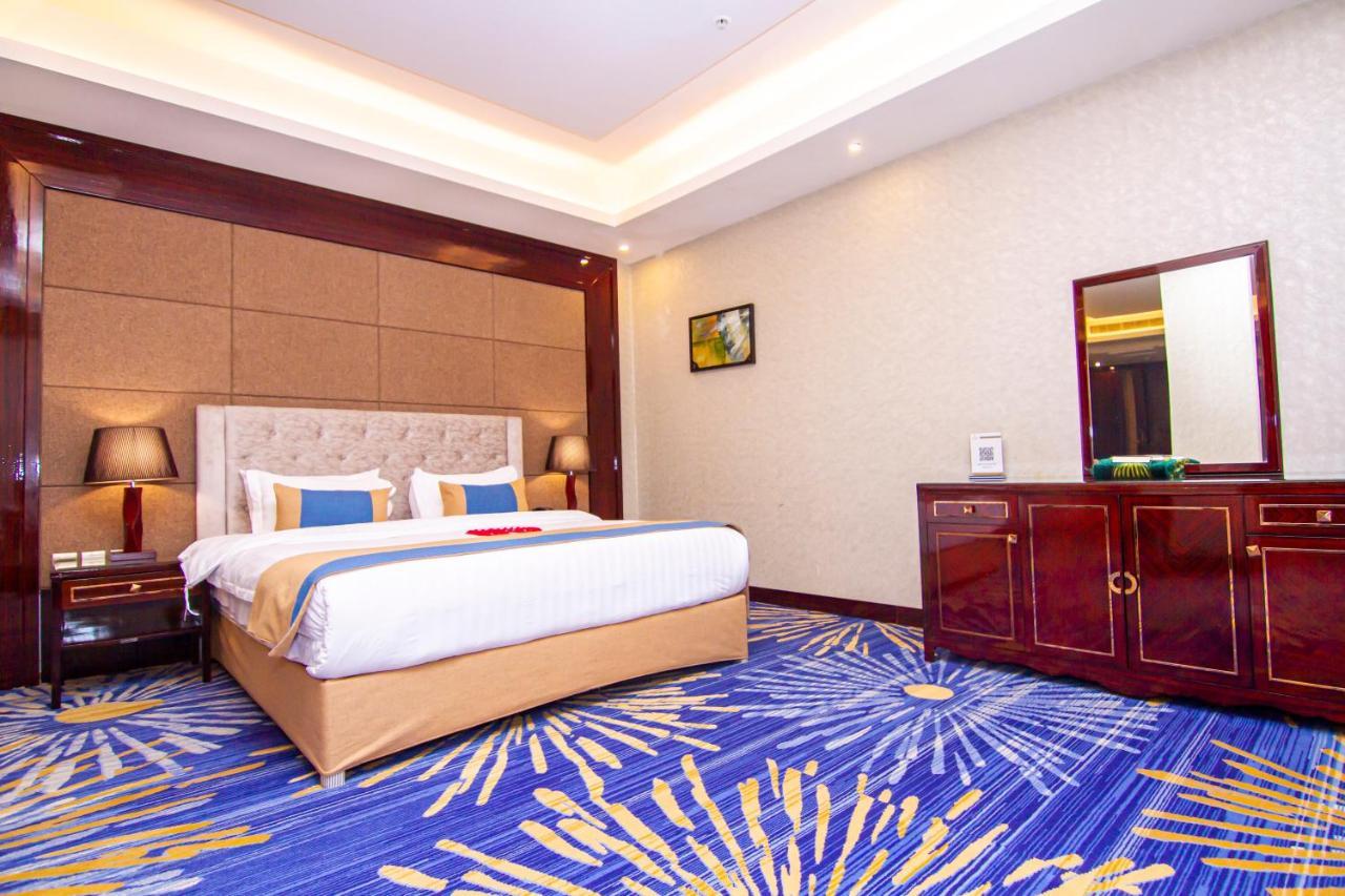فندق هوليداي الخليج الرياض - Holiday Al Khaleej Hotel Ngoại thất bức ảnh